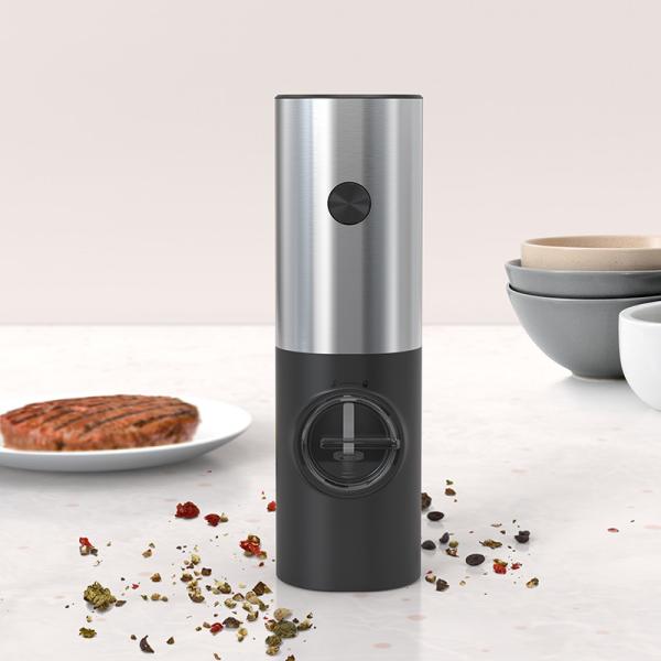 Stainless Steel Electric Pepper Grinder Adjustable Coarseness 4AAA Batteries Black 200g