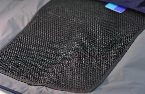 Vêtements de travail pour hommes à l'aide d'un système de climatisation respirant et de refroidissement