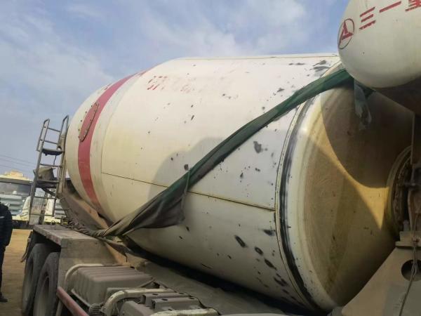 350 HP Used Concrete Mixer Truck With HINO P11C-WC Type Engine