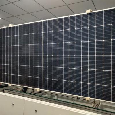 A Glass Mono Half Cell Solar Panel 550W Monocrystalline Photovoltaic Solar Panel
