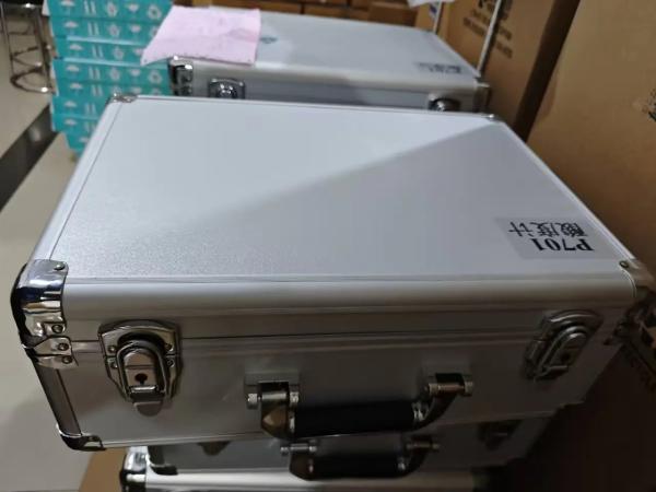P701 Mesureur de pH de bureau à écran tactile LED auto-étalonnant de 7 pouces pour la détection de liquide dans divers secteurs