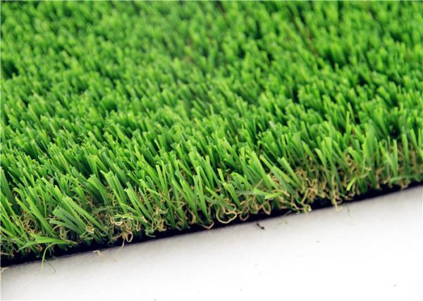 Anti - altura artificial da pilha do relvado 35MM da falsificação da grama do jardim durável UV do animal de estimação