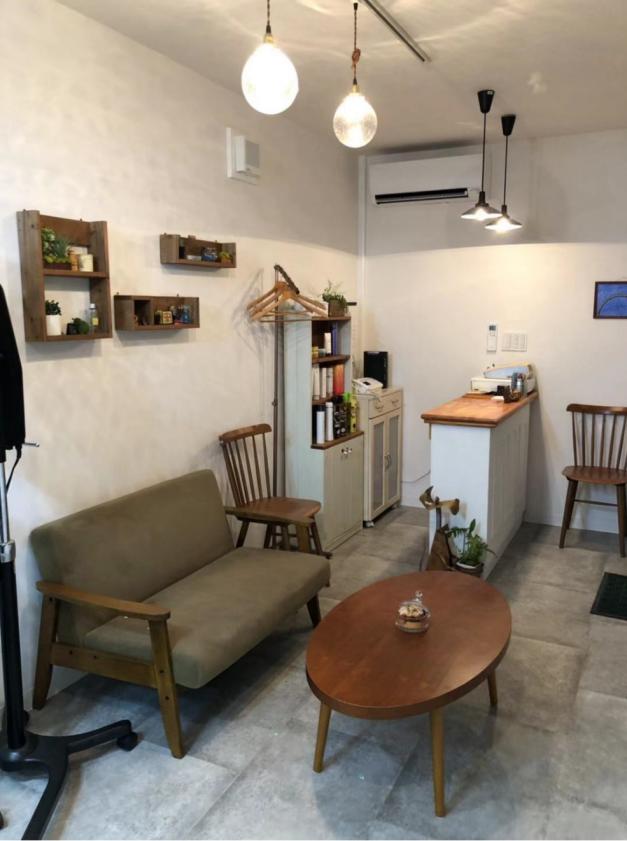 FOREMOST 40HC Outdoor Prefab Beauty Salon Studio Mobile Commercial Cabin Commercial Use Container House
