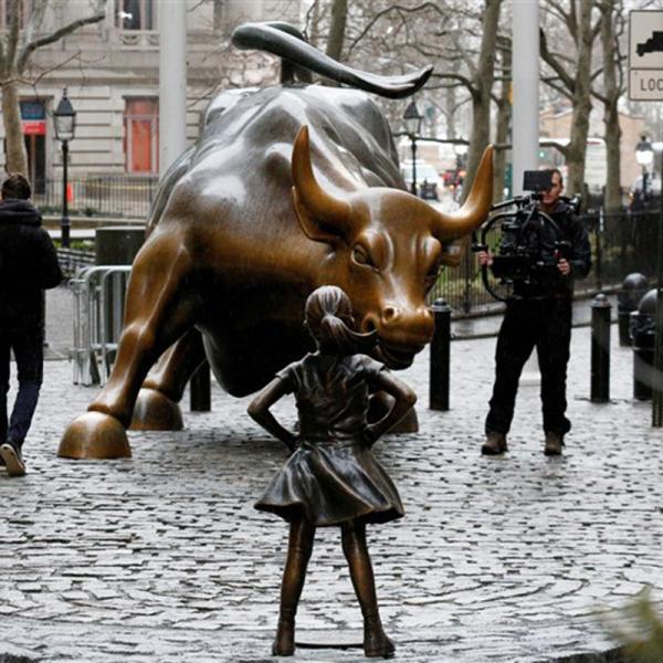 Custom Large Bronze Art Wall Street Charging Bull Statue for Outdoor Garden Decoration