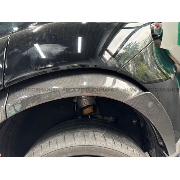 First Generation PUROSANGUE SUV 22.10 Dry Carbon Fiber Body Kit Front Lip Side Skirts Rear Diffuser Body Accessories