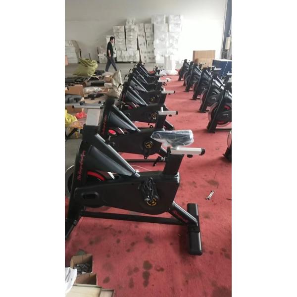 Casa Gimnasio Equipo de acondicionamiento físico Construcción corporal Girando en interiores Ejercicio Fit Bike