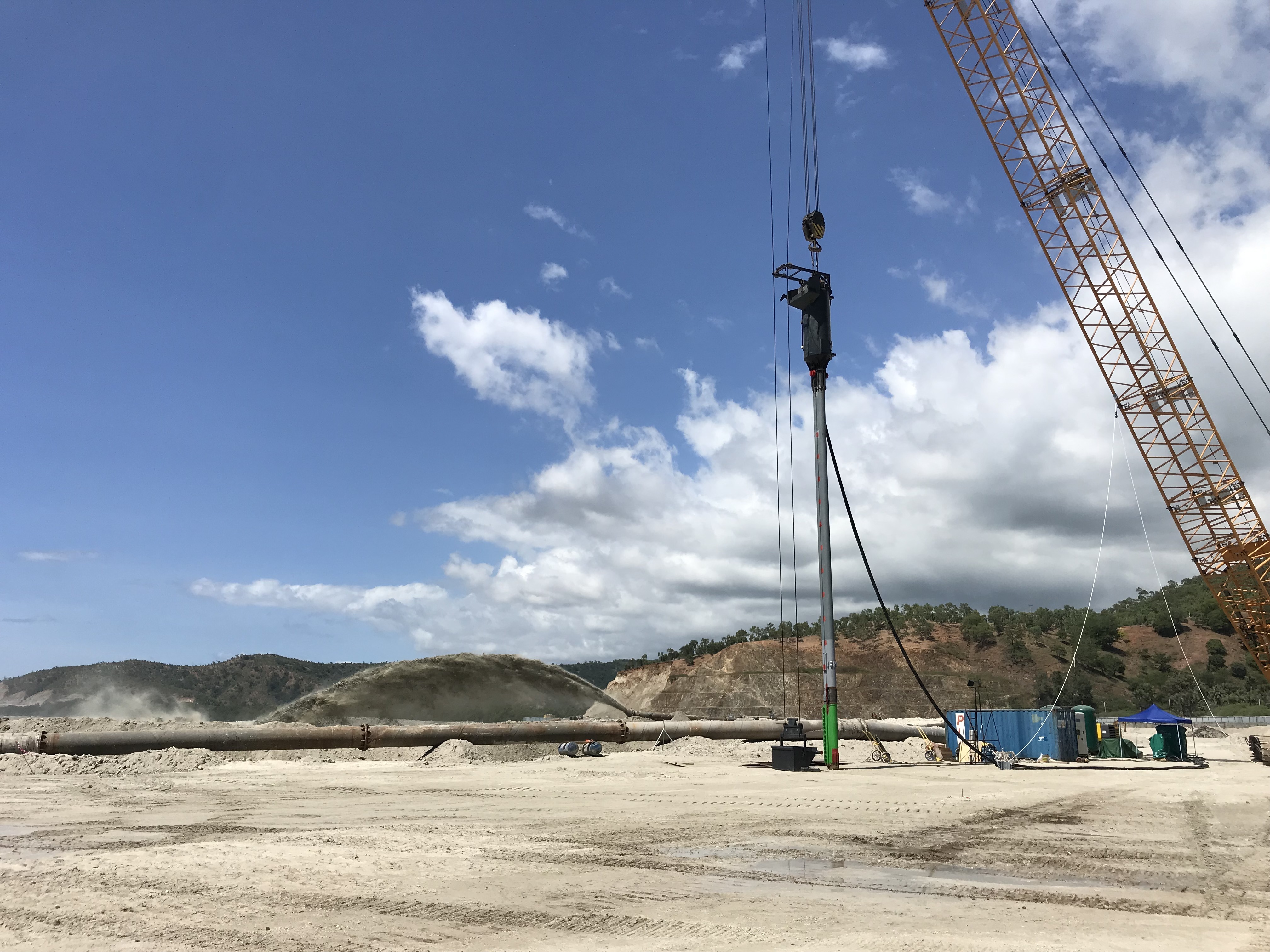 Bottom Feed Electrical Vibroflot for Offshore Underwater Vibro Replacement Construction