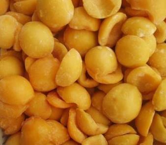 IQF Frozen Yellow Peach Halves , Peeled And Pitted, blanched