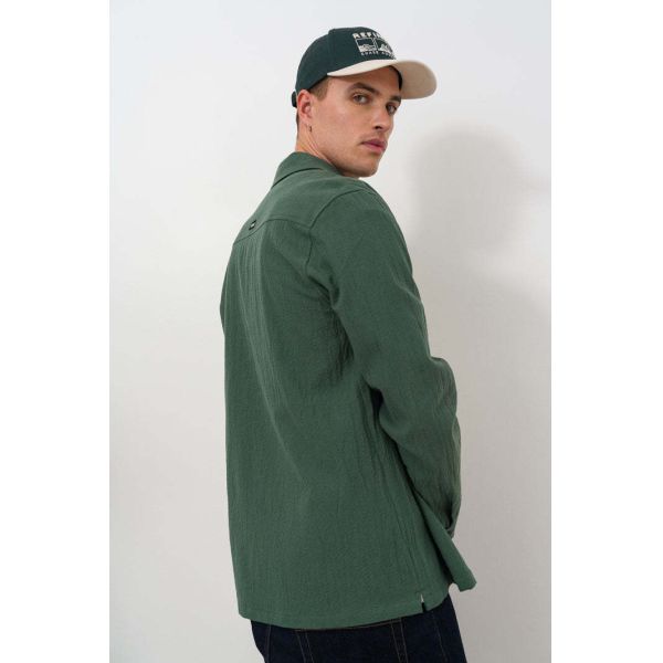 Men's Textured Fabric Button-Up Shirt with Comfortable Fit and Durable Material for Casual Wear