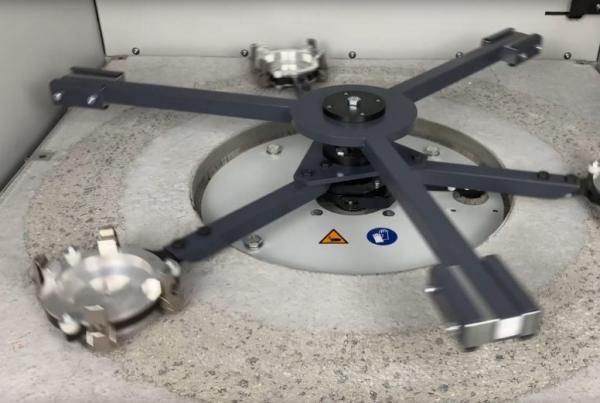 Machine d'essai de la résistance à l'abrasion par choc, utilisée pour les motards