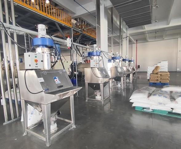Powder Feeding Big Bag Dumping Station 25KG Bag Dump Station Dust Control