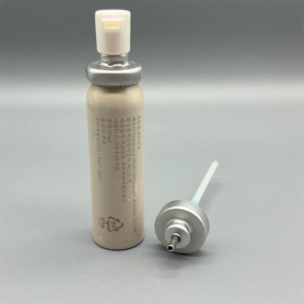 Valve de dosage de précision pour aérosols pour la distribution de propulseur et de produit en bombe aérosol avec une délivrance constante