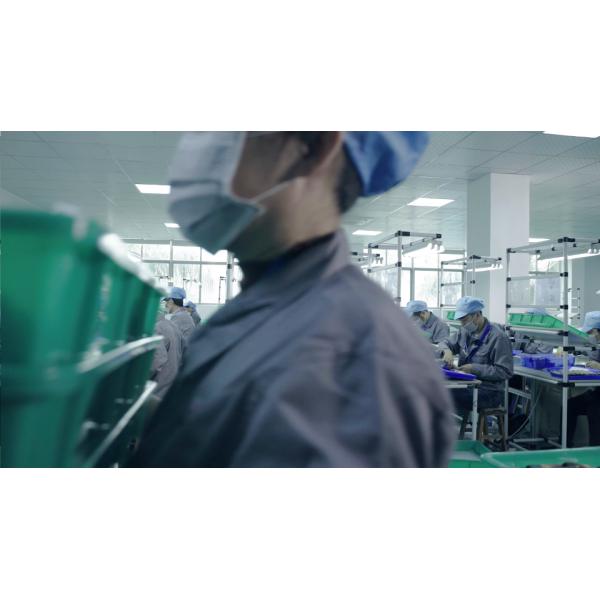 Изготовленный на заказ макияж порошка контура стороны метки частного назначения чистит мягкие синтетические волосы щеткой с деревянной ручкой