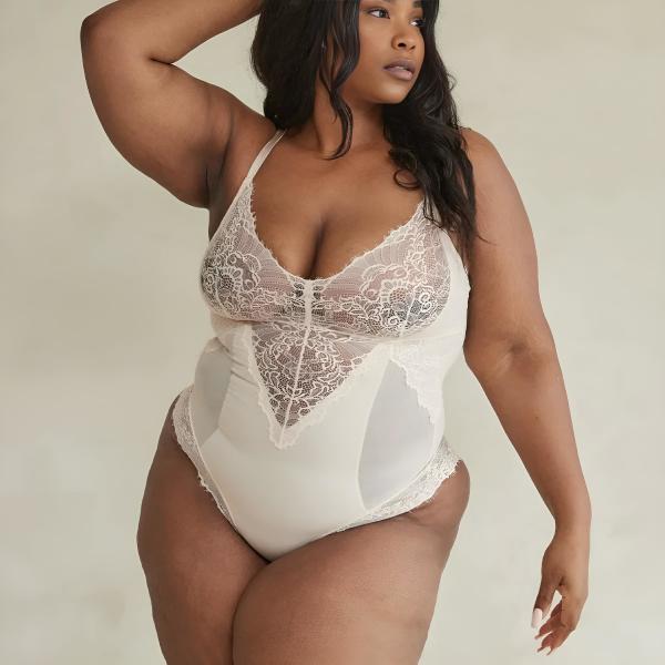 Smoothing Lace Shapewear Bodysuit
