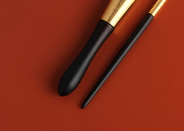8 partes da composição essencial do cabelo da cabra escovam o grupo com o punho de madeira de tiragem da virola do fio dourado
