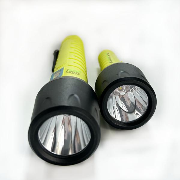 Linterna LED a prueba de explosiones e impermeable IP68, 5000 Lux, 3.4Ah