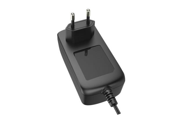 Adaptador universal 24V 1.5A/24V 1.9A do poder da montagem da parede 36W/45W