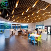 Le plafond suspendu acoustique de plafond en aluminium fermé en forme de s de bande couvre de tuiles l'épaisseur 15MM