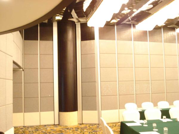 Folding Doors Multi Color Movable Wall Track Acoustic Room Divider For Conference Room