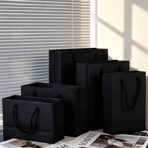Black Cardboard Bag Custom Paper Tote Packaging Bag Black Kraft Paper Bag Clothing Store Tote Bag