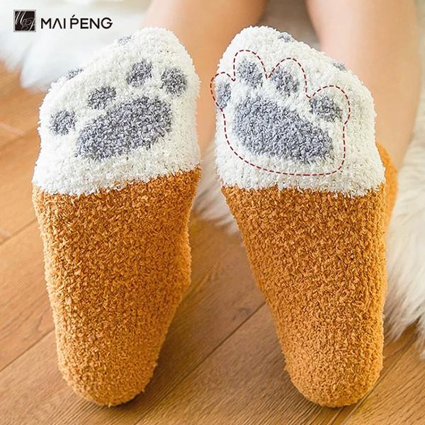 Des chaussettes chaudes d'hiver, des chaussettes en peluche.
