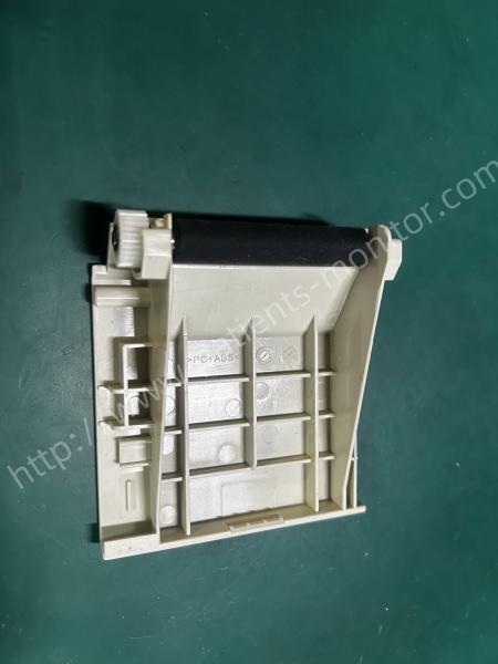 Nihon Kohden ECG-6951E Portada de la impresora con montaje de plástico en rodillos