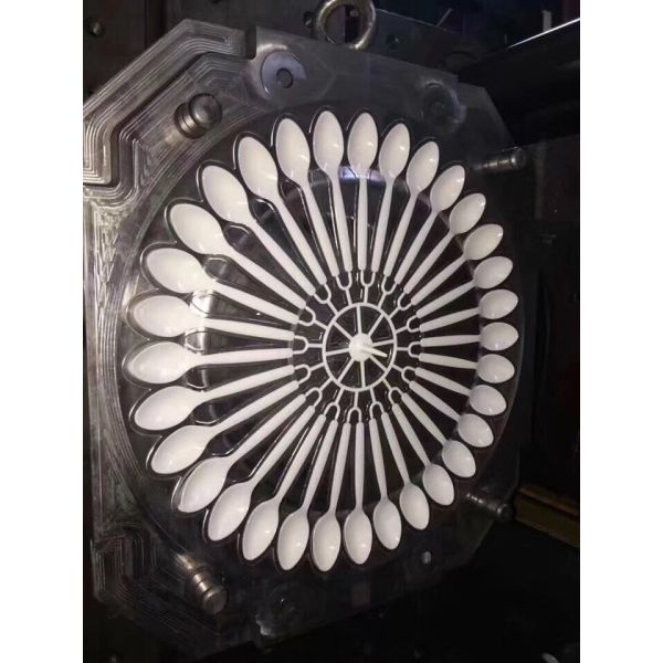 Plastic spoon, plastic fork, plastic knife injection molding machine