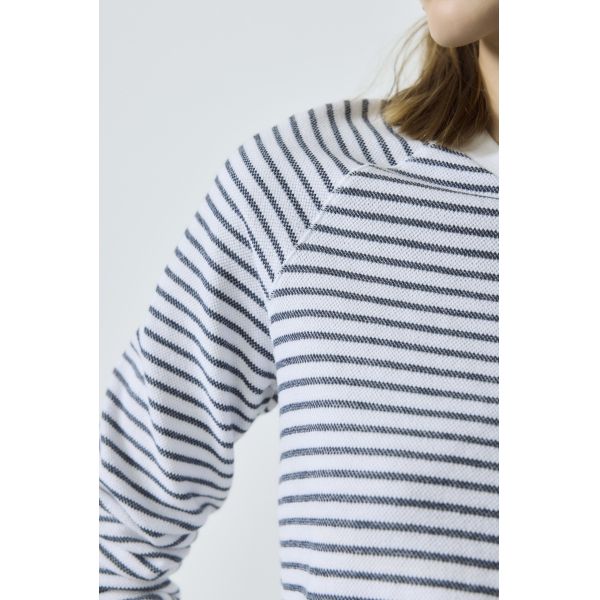 22in - 27in Raglan Sweatshirt Pebbled Knit Black And White Striped Sweatshirt