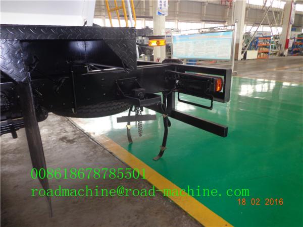 400L Sinotruk 12T Site mixed granular ANFO Explosive Truck  High Carbon Steel