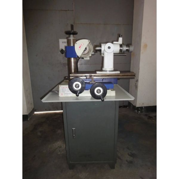 China Made Universal Tool Grinding Machine