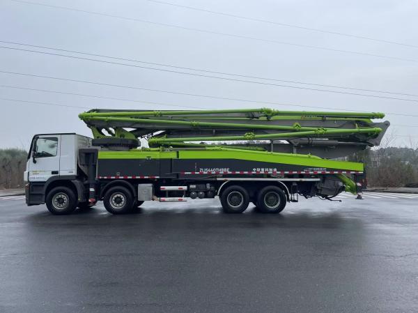 2020 Zoomlion utilisé 56m Mercedes-Benz châssis pompe à béton camion pompe à béton