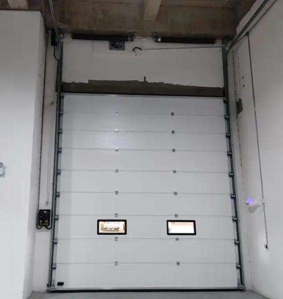 Finger Protection Insulated Sectional Doors Automatic Motor