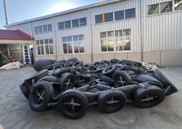 ISO17357 Marine Floating Tyre And Chain Net Pneuamatic Rubber Fender