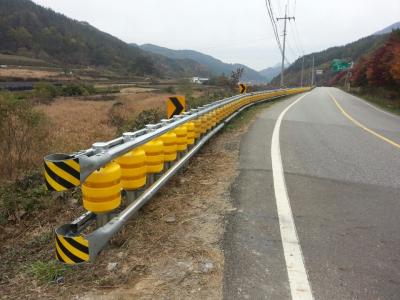 Corrosion Resistance High Highway Roller Barrier for Mountain Roads Roller Size Diameter 245/350 Mm
