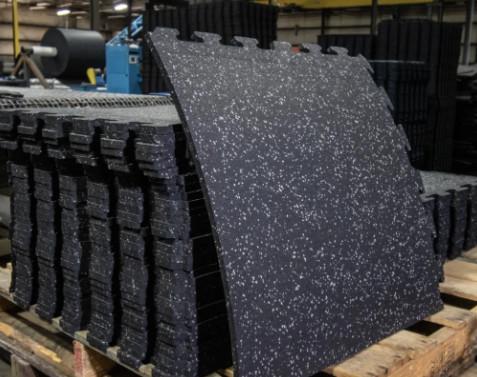 Customized Heavy Duty Rubber Flooring 485*485mm / 970*970mm Interlocking Fitness Flooring