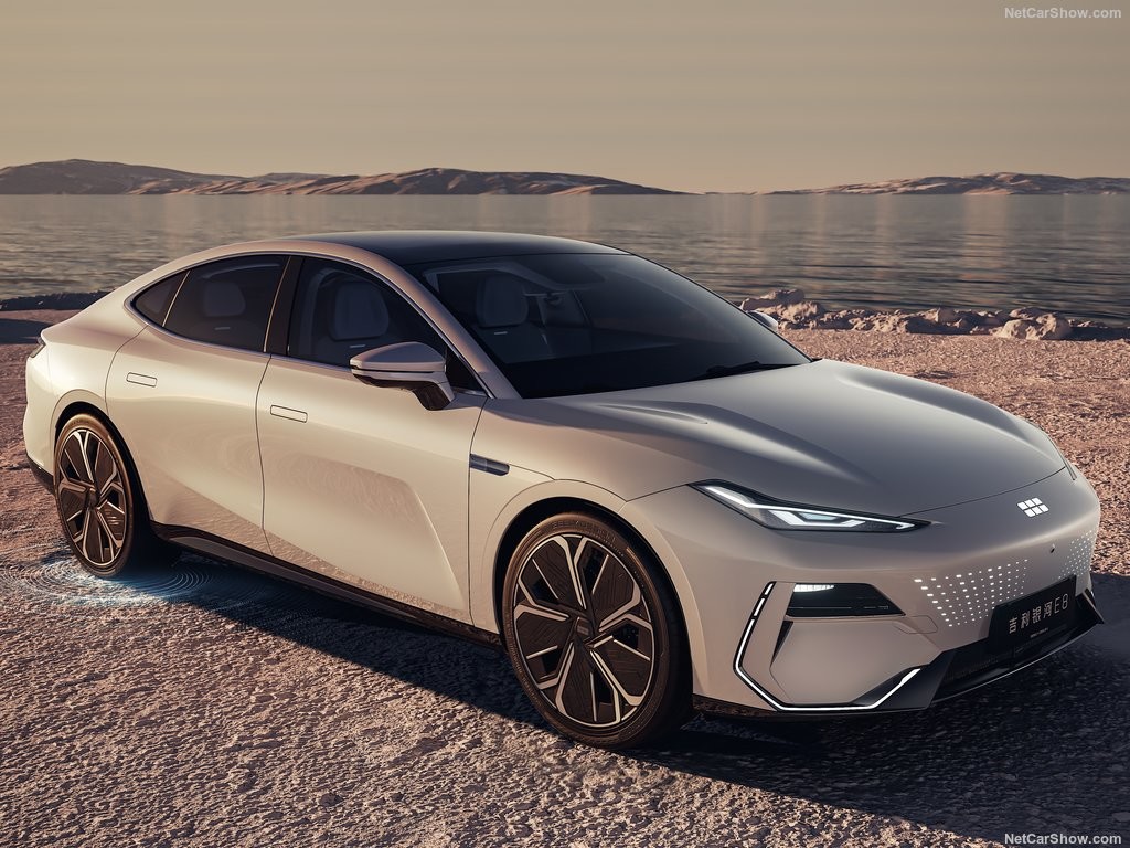Geely Galaxy E8 Ev Электромобиль 2024 550Kw Max Новый энергетический автомобиль Седан с одним двигателем При 190 км/ч Максимальная скорость