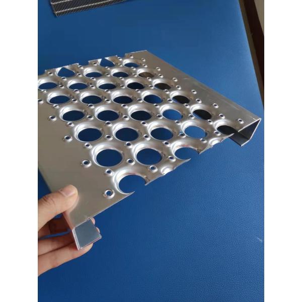 Сжатие стали 1.5mm дорожки безопасности крыши распарывает форму отверстия o скрежетать на открытом воздухе Antislip