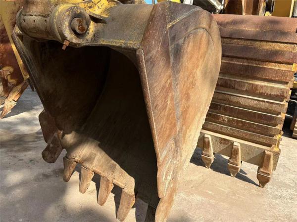 Good Condition Komatsu PC300 Hydraulic Crawler Excavator For Construction