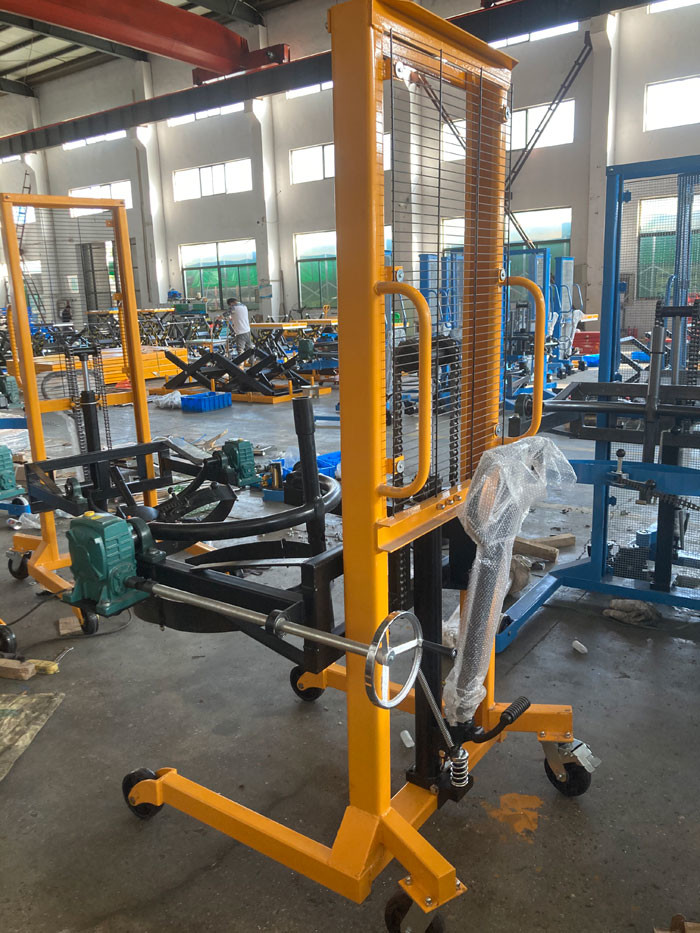 400kg запас наклона подъема штабелеукладчика Lifter барабанчика 200 литров мобильный с эксплуатируемой педалью