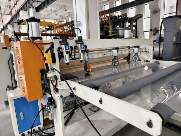 Machine de lamination par enduction PE par extrusion de tissu non tissé / feutre / mousse