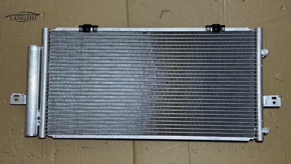 Peças sobressalentes para automóveis Sistema de arrefecimento do motor 2.5 V6 Condensador de ar condicionado para ROEWE 750