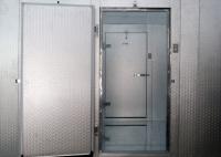 A caminhada pré-fabricada nos refrigeradores e os congeladores molharam o congelador da pastelaria do refrigerador do desperdício