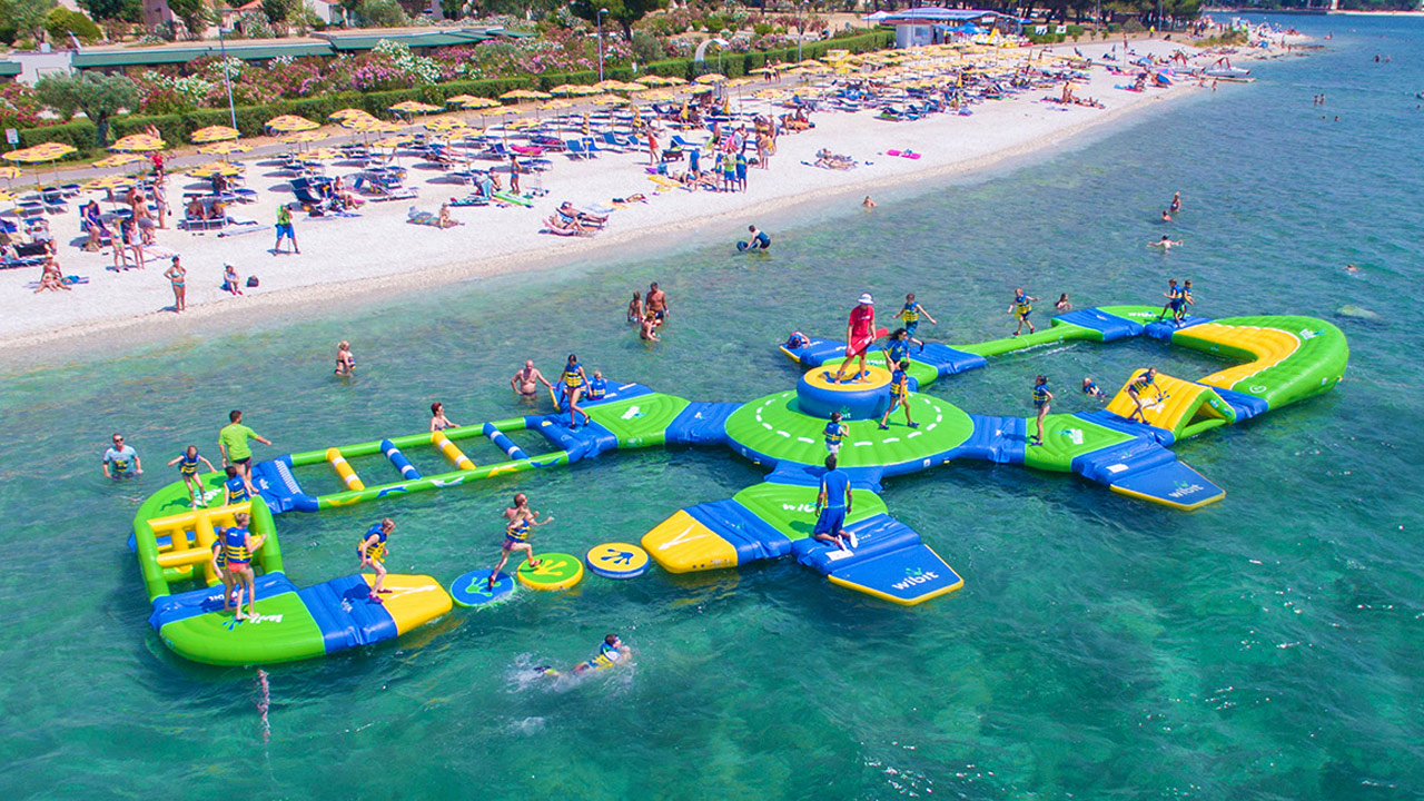 New Design mini Inflatable Floating Water Park/Water Play Equipment Summer aqua park for kids Adults