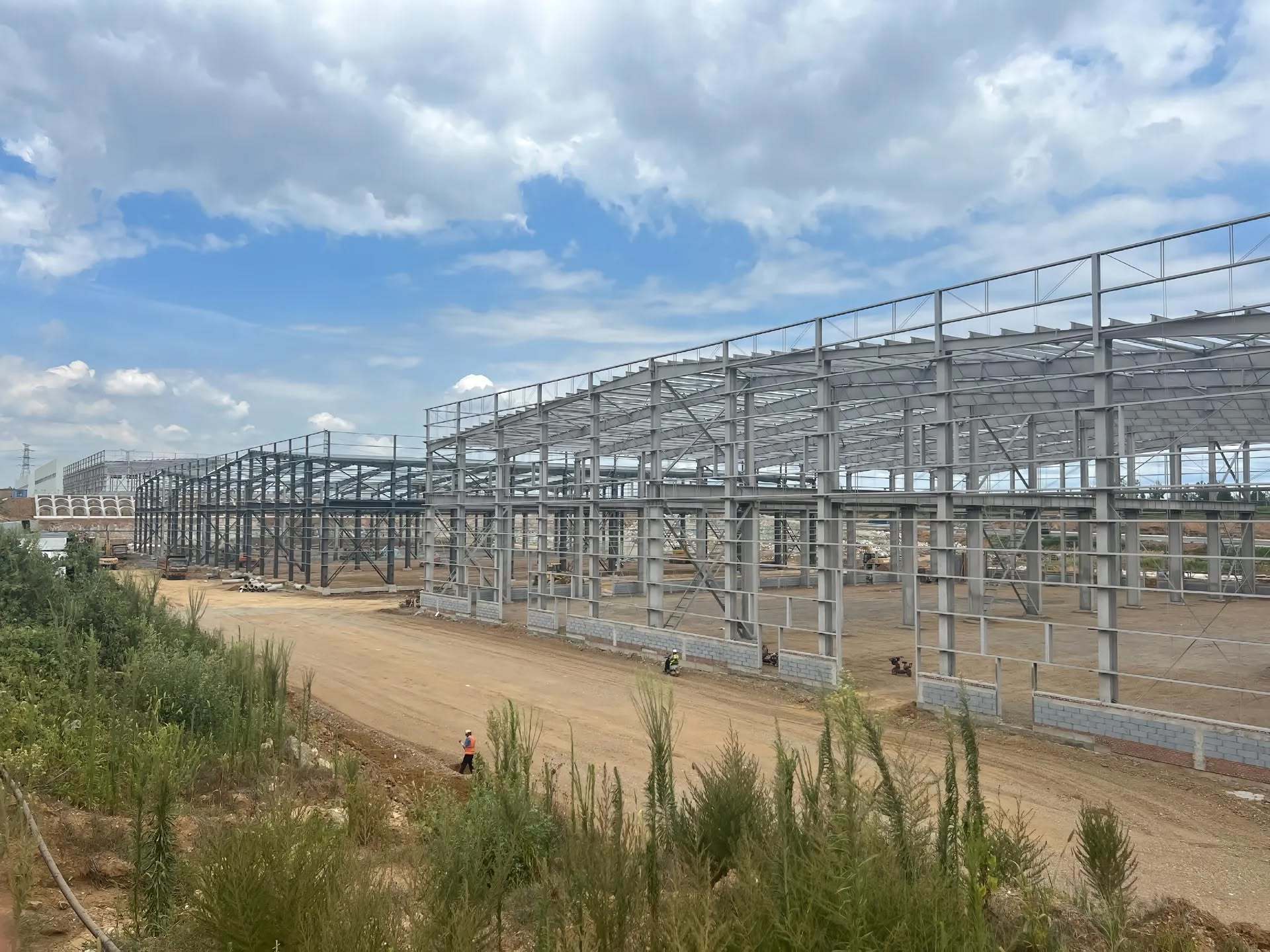 Fast Installation Corrosion Resistant Customizable Size Light Steel Structure Prefabricated Steel Building