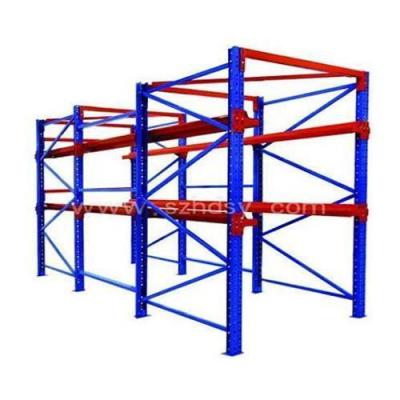 Movimentação seletiva do equipamento industrial do armazenamento na proteção de corrosão da cremalheira da pálete