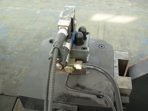 экономические тандемные гибочные инструменты фонарного столба листа длины Q235 тормоза 7.5m прессы 400Ton