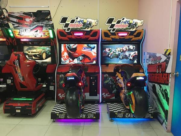 Professional Motorcycle Game Simulator Adjustable Realistic Design