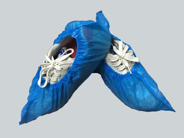 Blue Medical Plastic Products Disposable Shoe Cover PE Waterproof 15 Cm Antiskid