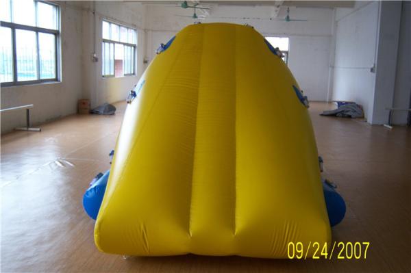 Funny Floating Inflatable Water Games , Inflatable Rock Climbing Wall For Water Leak Proof