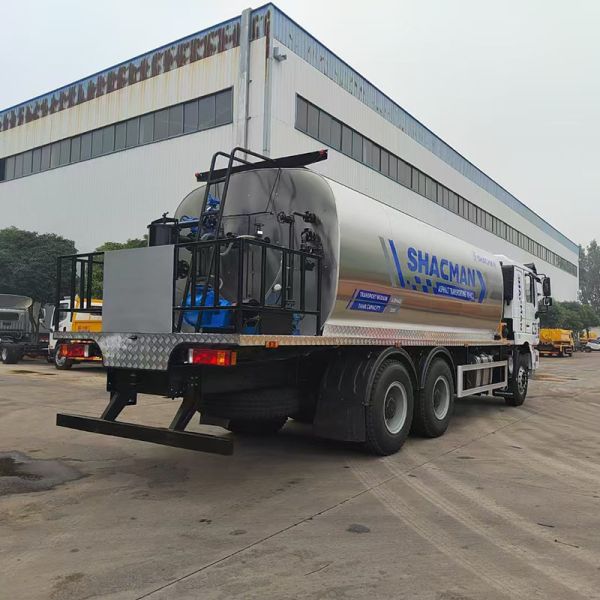 SHACMAN F3000 6x4 16000L Lubricating Oil Transport Tanker Truck 340HP Insulated Heated Dispensing System
